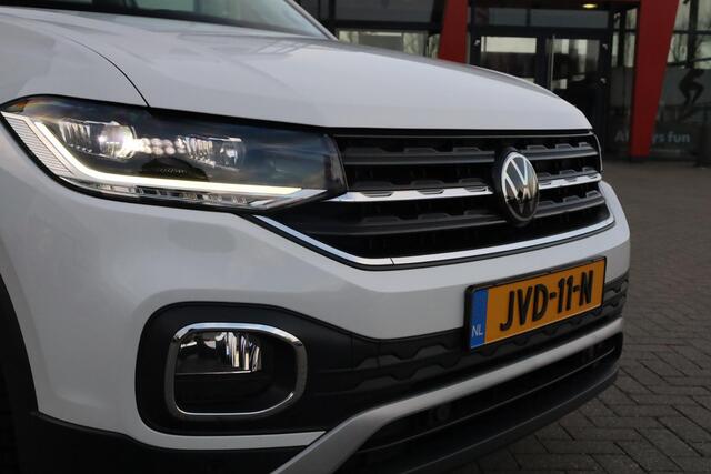 Volkswagen T-Cross 1.0 TSI Style digital cockpit pro, achteruitrijcamera, navigatie, stoelverwarming, 4 seizoenen banden, pdc voor en achter, travel assist, ACC, draadlloos carplay, spiegel pakket, dimmende binnenspiegel