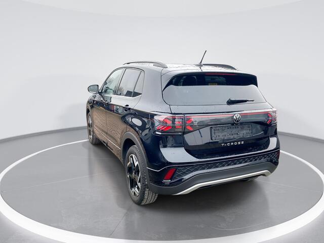 Volkswagen T-Cross 1.5 TSI 150pk DSG R-Line Edition · Navigatie · Camera + parkeersensoren · Apple/Android Car play · Trekhaak afneembaar · Stoelverwarming · Garantie tot April 2027