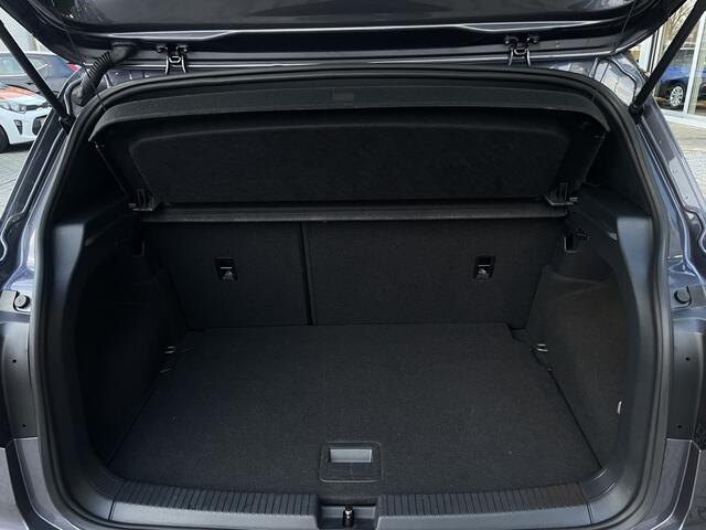 Volkswagen T-Cross 1.0 TSI R-Line Automaat Virtual Cockpit | CarPlay | Camera | Navigatie Info Daan: 0492-588964