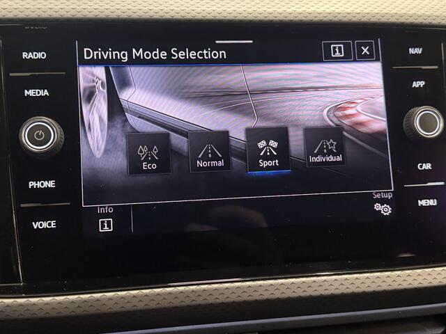 Volkswagen T-Cross 1.0 TSI R-Line DSG / AUTOMAAT / VIRTUAL / FULL LED / ADAPTIVE CC /