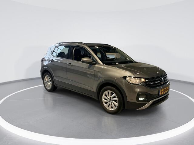 Volkswagen T-Cross 1.0 TSI 110pk DSG Life · Camera · Stoelverwarming · Apple/Android Car Play · Trekhaak · Dodehoeksensor · Clima · Navigatie ·