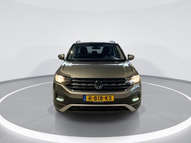 Volkswagen T-Cross 1.0 TSI 110pk DSG Life · Camera · Stoelverwarming · Apple/Android Car Play · Trekhaak · Dodehoeksensor · Clima · Navigatie ·