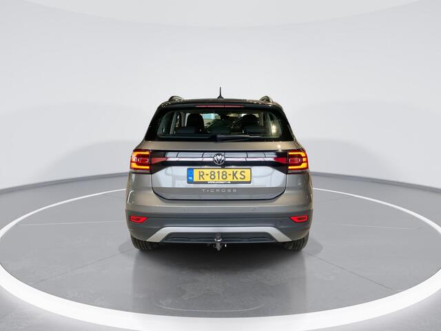 Volkswagen T-Cross 1.0 TSI 110pk DSG Life · Camera · Stoelverwarming · Apple/Android Car Play · Trekhaak · Dodehoeksensor · Clima · Navigatie ·