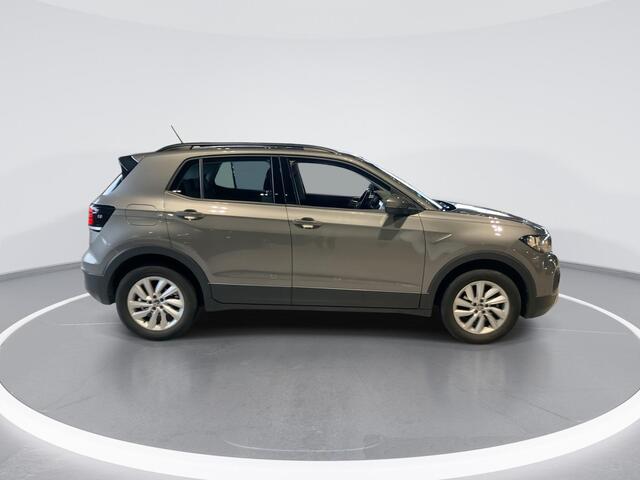 Volkswagen T-Cross 1.0 TSI 110pk DSG Life · Camera · Stoelverwarming · Apple/Android Car Play · Trekhaak · Dodehoeksensor · Clima · Navigatie ·