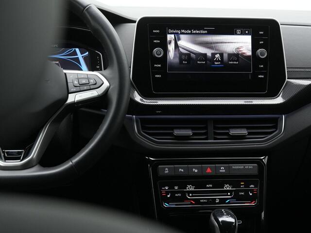 Volkswagen T-Cross 1.5 TSI 150 pk DSG R-Line | Trekhaak | IQ Light | Achteruitrijcamera | Stoelverwarming