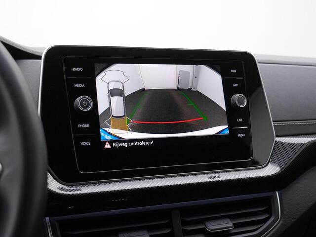 Volkswagen T-Cross 1.5 TSI 150 pk DSG R-Line | Trekhaak | IQ Light | Achteruitrijcamera | Stoelverwarming