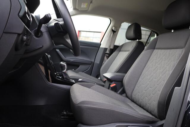 Volkswagen T-Cross 1.0 TSI Life Edition Climatronic, navigatie, digital cockpit Pro, Comfort pakket, Voorstoelen verwarmd