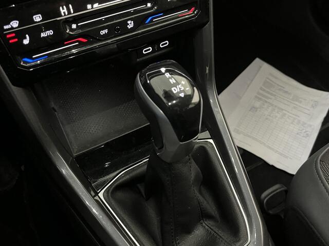 Volkswagen T-Cross 1.0 TSI R-Line / AUTOMAAT/ PARK.SENSOREN V+A/ CAMERA/ APP-CONNECT/ STOEL VERWARMING/ ACC/ DIGITAL DASH/ NAVI/ DAB/ LED/ CLIMA/ ISOFIX/ 17'' LMV