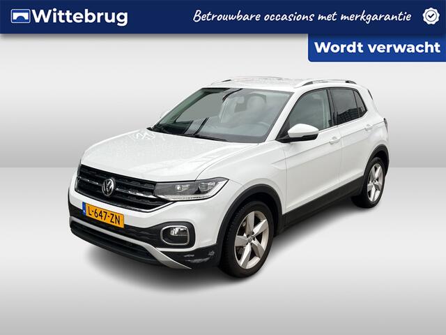 Volkswagen T-Cross 1.0 TSI Style / Digitaal dashboard / Climate controle / Camera / Parkeersensoren V+A / Navigatie /