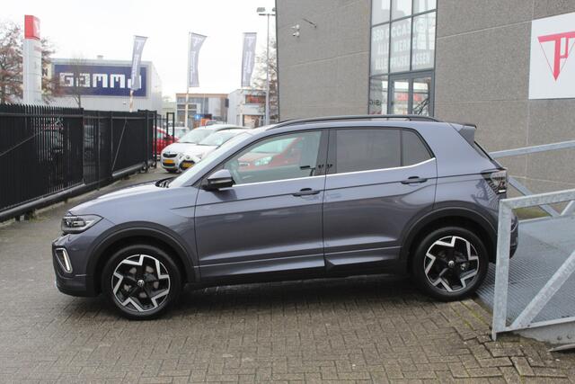 Volkswagen T-Cross 1.5 TSI R-Line Automaat/Navigatie/Virtual cockpit/Adaptive cruise control/Achteruitrijcamera/Parkeersensoren rondom/Apple carplay/Stoelverwarming/Climate control/IQ light/DAB/Draadloze telefoonlader.