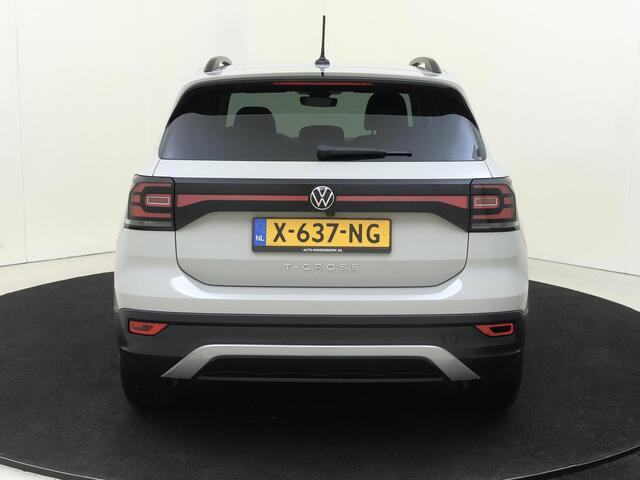 Volkswagen T-Cross 1.0 TSI Life | Achteruitrijcamera | CarPlay | Adaptieve cruise control | Airco | Elektrisch inklapbare | Lane- en frontassist |