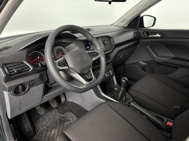 Volkswagen T-Cross 1.0 TSI Life | Parkeer assistent | Stoelen verwarmd |