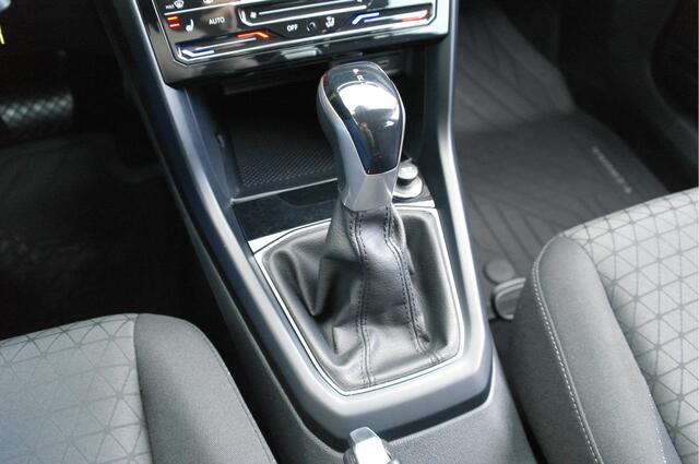 Volkswagen T-Cross 1.0 TSI Style Automaat | Adap.Cruise | Carplay | Camera | Clima | Stoelverwarming