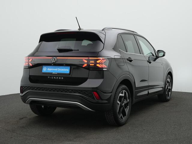 Volkswagen T-Cross 1.5 TSI 150 pk DSG R-Line | Trekhaak | IQ Light | Achteruitrijcamera | Stoelverwarming