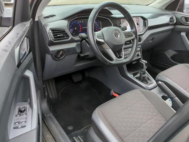 Volkswagen T-Cross 1.0 TSI Style / Led / Virtual cockpit / Navigatie / Afneembare trekhaak / Climate control / Parkeersensoren