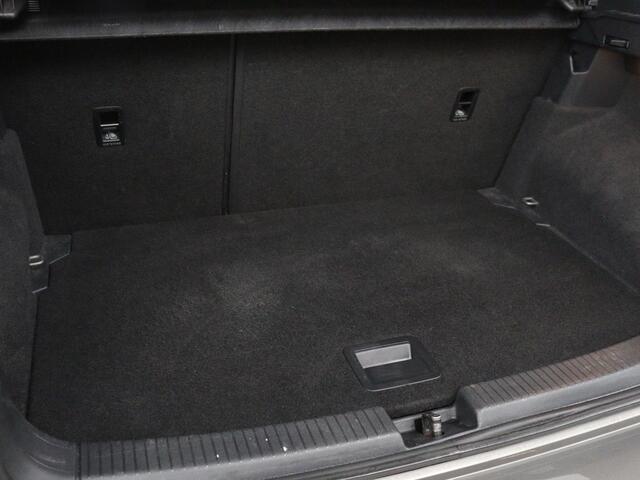 Volkswagen T-Cross 1.0 TSI Life Business | Carplay | Full LED | Keyless | Adaptive cruise | Navigatie | Parkeerhulp | Climate control | Parkeerhulp | Dodehoek detectie | Bluetooth