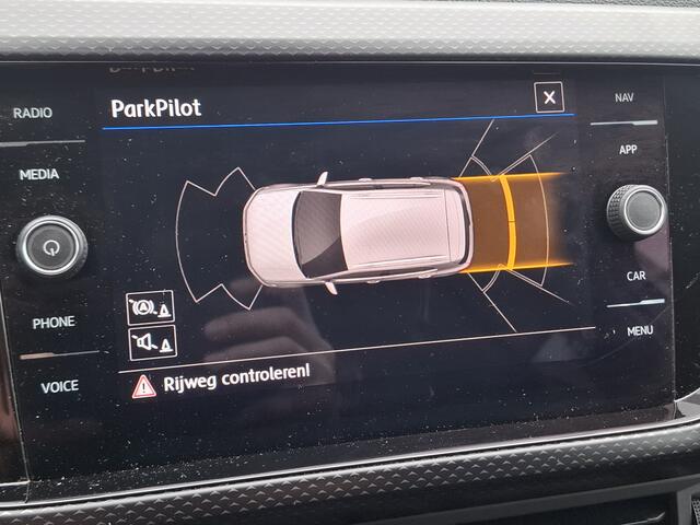 Volkswagen T-Cross 1.0 TSI Style | Navigatie | LM Velgen 17" | Voorstoelen Verwarmd | Cruise Control Adaptief | Airco | LED Koplampen |