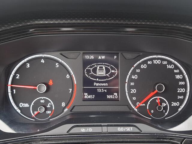 Volkswagen T-Cross 1.0 TSI Style | Navigatie | LM Velgen 17" | Voorstoelen Verwarmd | Cruise Control Adaptief | Airco | LED Koplampen |