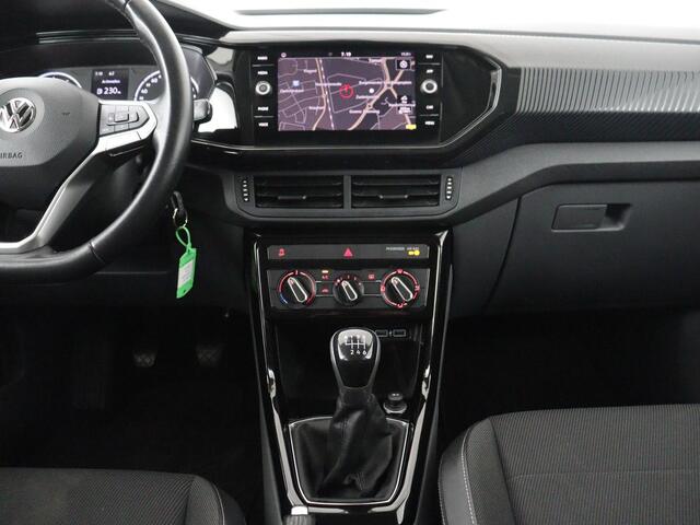 Volkswagen T-Cross 1.0 TSI Life | Carplay | Navigatie | Adaptive cruise | Dodehoek detectie | Airco | Bluetooth | Getint glas | Regen-/lichtsensor