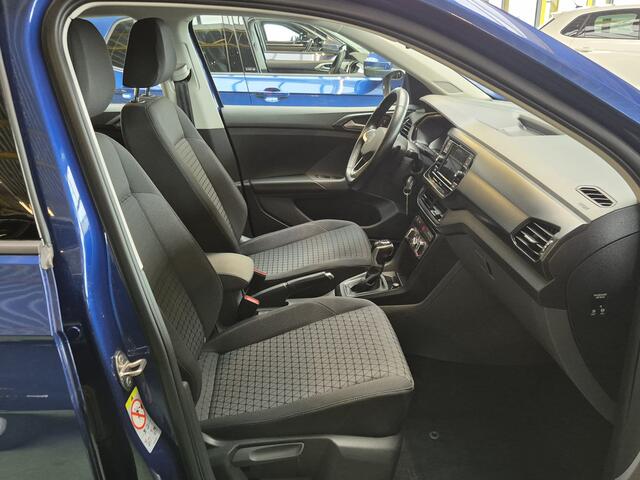 Volkswagen T-Cross 1.0 TSI Life -110pk- Automaat | Trekhaak | Parkeersensoren | Stoelverwarming | Rijklaarprijs incl. 1 jaar Bovag garantie