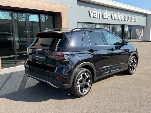 Volkswagen T-Cross 1.5 TSI 150pk DSG R-Line | Camera | Trekhaak | Navi | IQ light | Rijklaar incl. garantie
