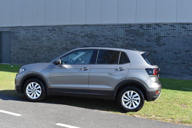 Volkswagen T-Cross 1.0 TSI Life Automaat Stoelverwarming | CarPlay | Achteruitrijcamera | Adaptieve Cruise control | DAB radio | Parkeersensoren | btw auto prijs inclusief btw!