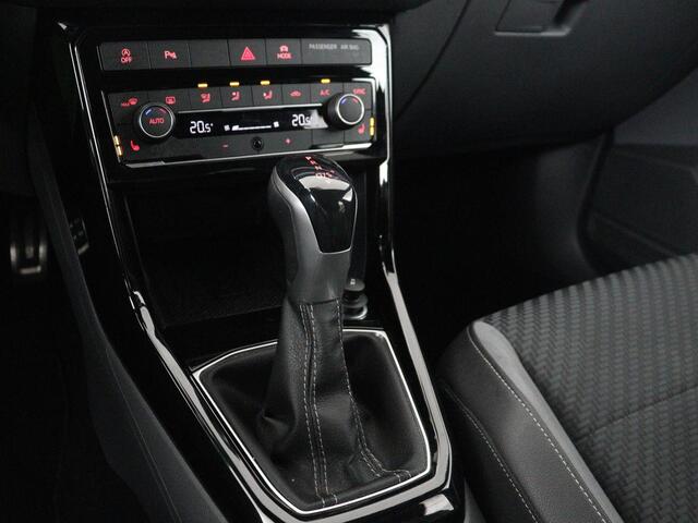 Volkswagen T-Cross 1.0 TSI Style Business R | Stoelverwarming | Camera | Adaptive cruise | Virtual Cockpit | Climate control | Full LED | Navigatie | DAB | Parkeerhulp