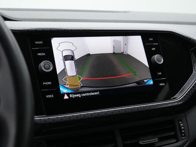 Volkswagen T-Cross 1.0 TSI Style | Trekhaak | Achteruitrijcamera | Stoelverwarming | Adaptive Cruise | Navigatie
