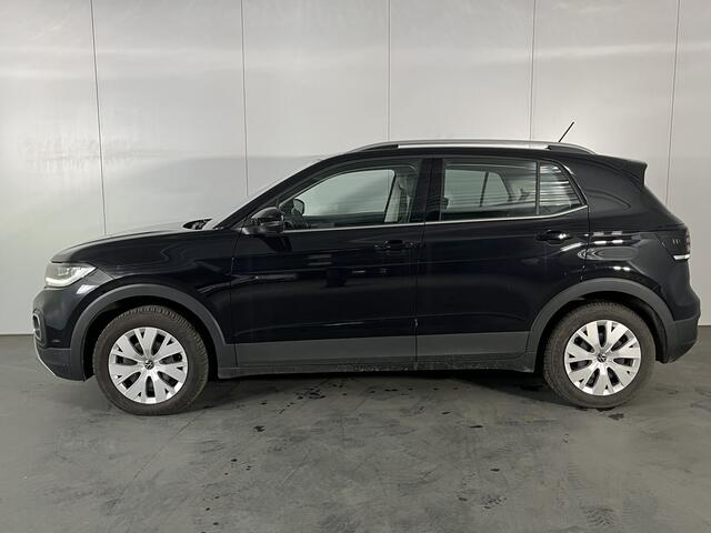 Volkswagen T-Cross 1.5 TSI Style / AUTOMAAT/ 150 PK/ TREKHAAK/ PARK. SENSOREN/ LED/ STOELVERWARM./ ADAPT. CRUISE/ APP CONNECT/ NAVI/ CLIMA/ DAB/ 17" LMV