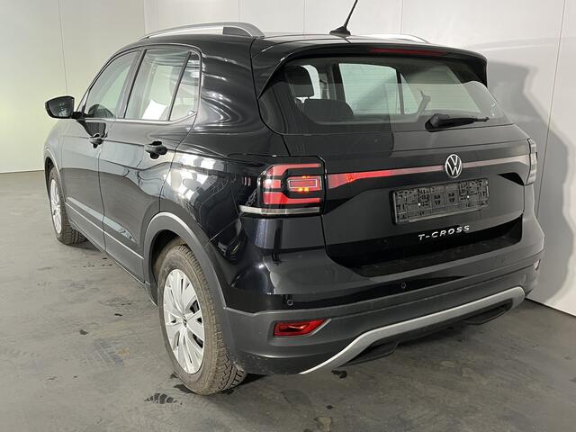 Volkswagen T-Cross 1.5 TSI Style / AUTOMAAT/ 150 PK/ TREKHAAK/ PARK. SENSOREN/ LED/ STOELVERWARM./ ADAPT. CRUISE/ APP CONNECT/ NAVI/ CLIMA/ DAB/ 17" LMV
