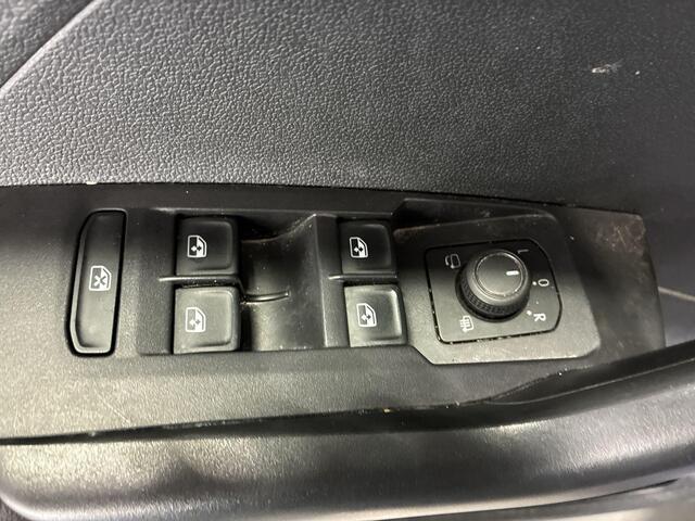 Volkswagen T-Cross 1.0 TSI 110pk DSG Life · Camera · Navigatie · Dodehoek Detectie · Airco · P-Sensoren · Getint Glas · 16'' Inch · Garantie t/m 20-09-2028 of 100.000km