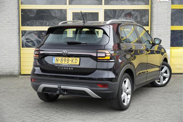 Volkswagen T-Cross 1.0 TSI Automaat! Style BJ2021 Lmv 17" | Led V+A | Pdc | Trekhaak | Achteruitrijcamera | App-Connect | Navi | Virtual cockpit | Climate control | Cruise control | Getint glas