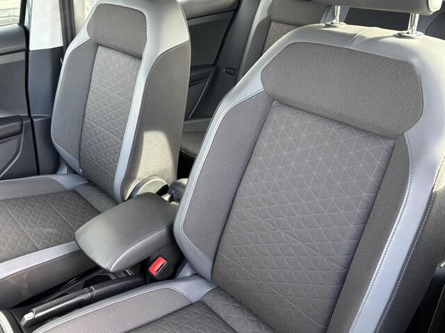 Volkswagen T-Cross 1.0 TSI Style Automaat Carplay/Navi