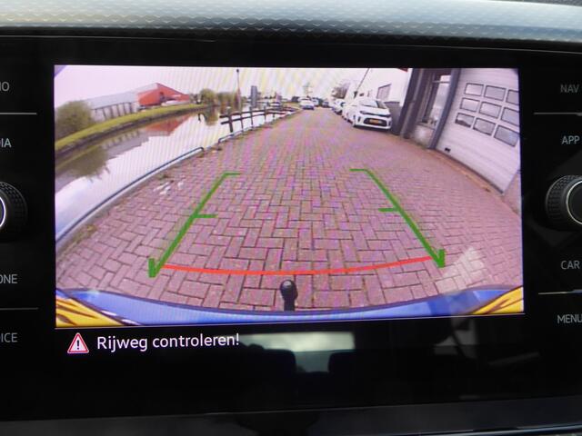 Volkswagen T-Cross 1.0 TSI Life AIRCO, CRUISE, APPLE CARPL, TREKH, CAMERA!!