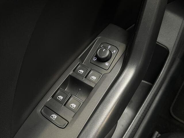 Volkswagen T-Cross TSI Goal Edition 115pk | Trekhaak | Stoelverwarming | All-season banden | Adapt. Cruise |