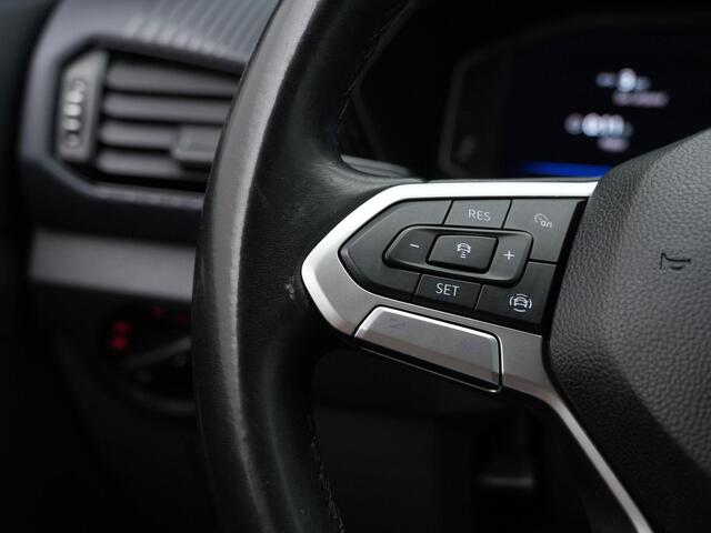 Volkswagen T-Cross 1.0 TSI 95 pk R-Line | Achteruitrijcamera | Adaptive Cruise | Stoelverwarming | Side Assist