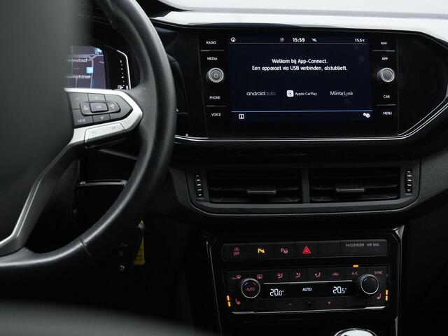 Volkswagen T-Cross 1.0 TSI 95 pk R-Line | Achteruitrijcamera | Adaptive Cruise | Stoelverwarming | Side Assist