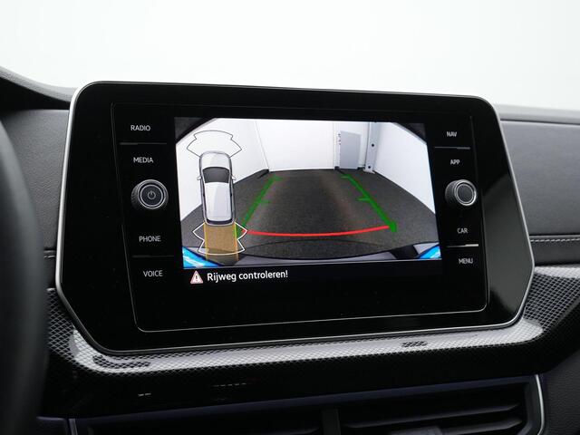 Volkswagen T-Cross 1.0 TSI 115 pk DSG R-Line | IQ Light | Achteruitrijcamera | Adaptive Cruise | Stoelverwarming | Navigatie