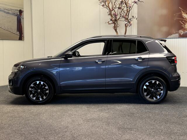 Volkswagen T-Cross 1.0 TSI Style NAVIGATIE ADAPTIVE CRUISE CONTROL CLIMATE CONTROL MEDIA VOORBEREIDING RIJSTROOKSENSOREN DODEHOEKSENSOREN ACHTERUITRIJCAMERA PDC ZEER MOOI !!