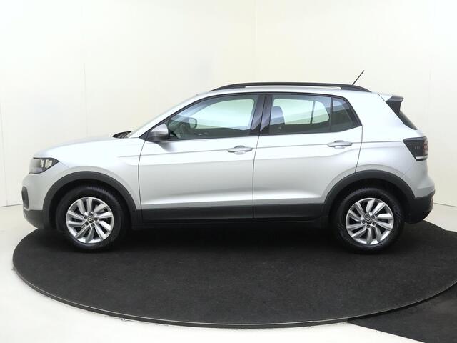 Volkswagen T-Cross 1.0 TSI Life | Stoelverwarming | CarPlay | Achteruitrijcamera | Adaptieve Cruise control | DAB radio | Parkeersensoren |