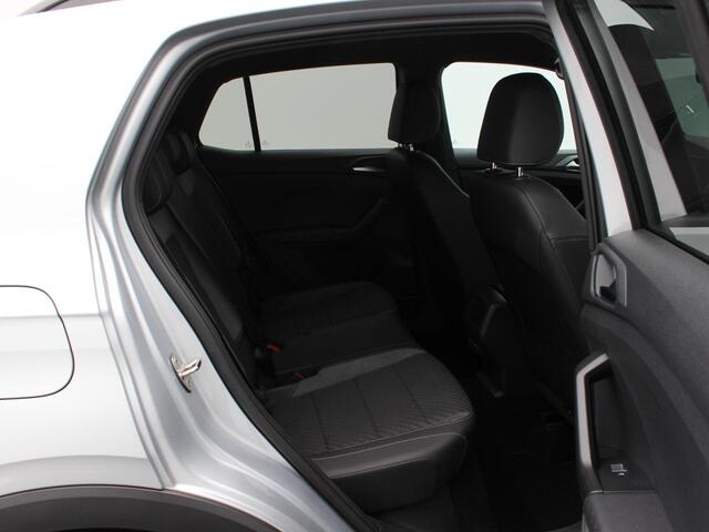 Volkswagen T-Cross 1.0 TSi 110 Pk Automaat R-Line | Stoelverwarming | Camera | Adaptive Cruise | Navigatie | Climatronic | CarPlay | 17 inch | 94.155 Km !!
