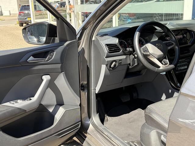 Volkswagen T-Cross 1.0 TSI Style Business R / Automaat / Adaptieve Cruise-Control / Stoelverwarming / Climate-Control / Apple-Carplay & Android-Auto / LED / Dodehoek-Detectie / DAB Radio-Bluetooth / Navi / PDC V+A met Camera / 17'' LMV / ENZ.
