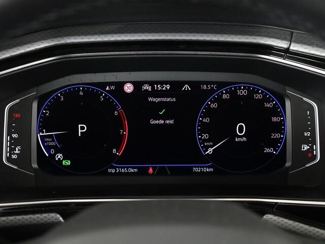 Volkswagen T-Cross 1.0 TSI R-Line 110PK | Automaat | Navigatie | Camera | Digitaal dashboard | Stoelverwarming