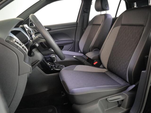 Volkswagen T-Cross 1.0 TSI Life Edition GOAL 116 pk Automaat (DSG) | Navigatie | Trekhaak (afneembaar) | Parkeersensoren (Park assist) | Autom. airco | Stoelverwarming |