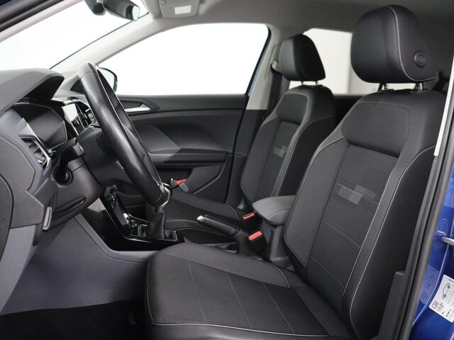 Volkswagen T-Cross 1.0 TSI Style | Carplay | Navigatie | Adaptive cruise | Full LED | Side Assist | Parkeerhulp | Getint glas | Climate control | Bluetooth | 18'' | Black Design Pack