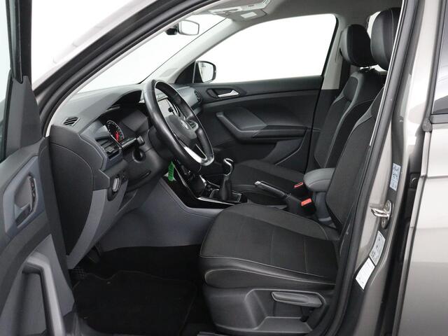 Volkswagen T-Cross 1.0 TSI R Line | Camera | Carplay | Adaptive cruise | Parkeerhulp | Sportstoelen | Getint glas | Side Assist | Airco | Bluetooth | Origineel NL