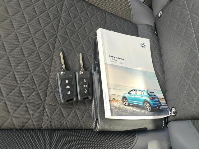 Volkswagen T-Cross 1.0 TSI Style / AUTOMAAT/ ADAPTIVE CRUISE/ PARK.SENSOREN V+A/ CAMERA/ DIGITAL DASH/ NAVI/ AIRCO/ LED/ 17'' LMV