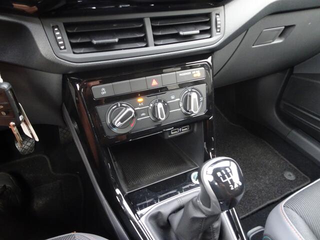 Volkswagen T-Cross 1.0 TSI Life Airco, apple-carplay, licht metalen velgen, 115 pk, enz.