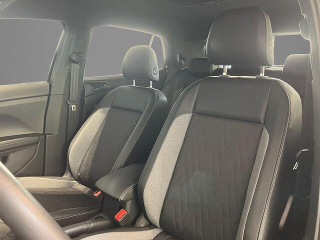 Volkswagen T-Cross 1.0TSI/116PK Goal DSG · Trekhaak · Stoelverwarming · Apple/Android Car Play · Dodehoeksensor · Navigatie · Parkeersensoren · Garantie t/m 17-06-2027