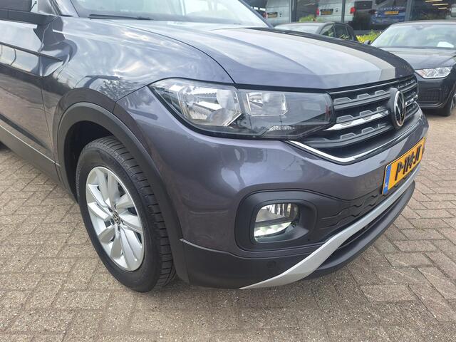 Volkswagen T-Cross 1.0 TSI Life Navigatie / Parkeersensoren / App-connect / Licht & Zicht pakket